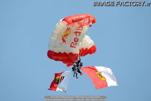 2013-06-29 Zeltweg Airpower 0399 Flag jump of parachutists